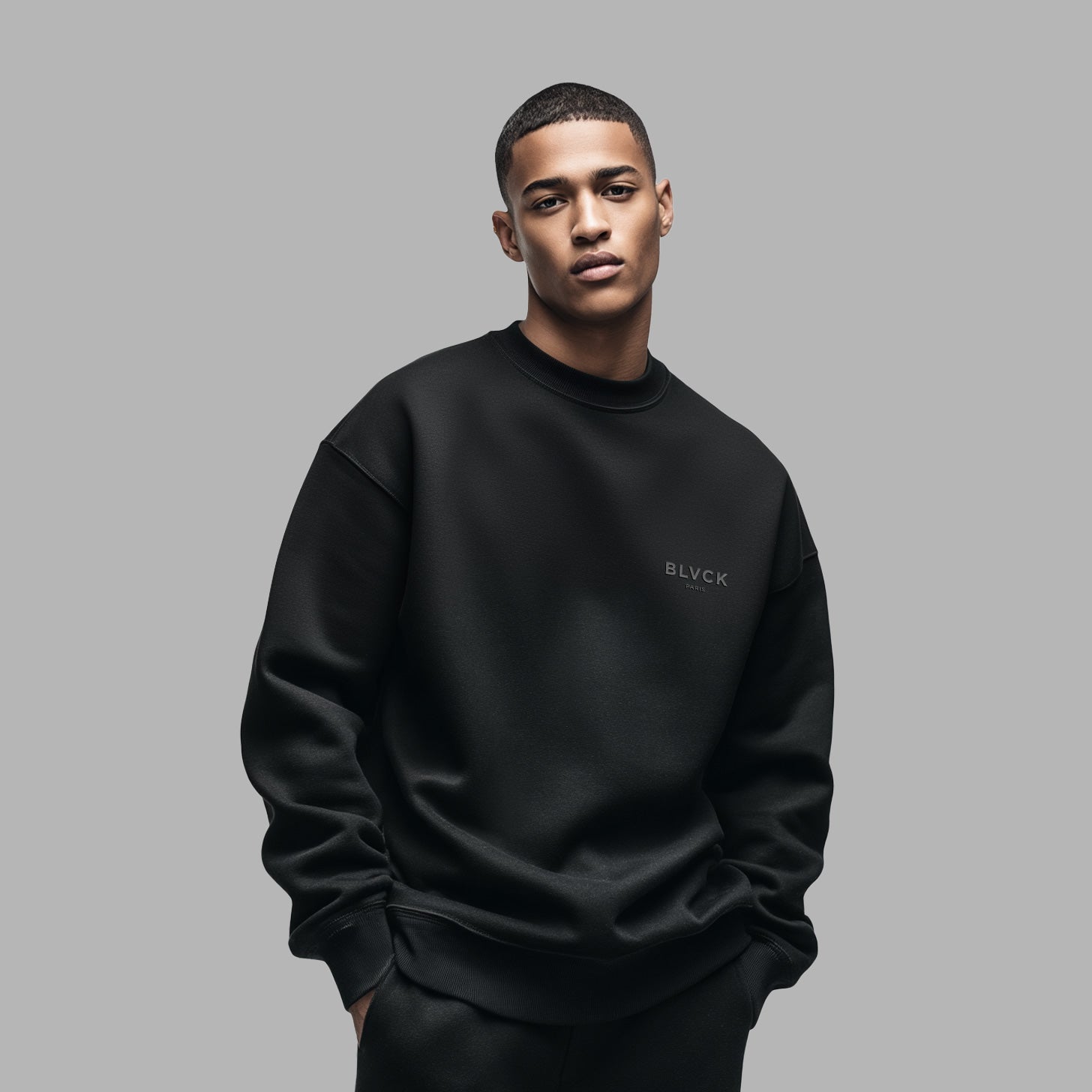 Shades of Blvck Sweater Charcoal - modelo